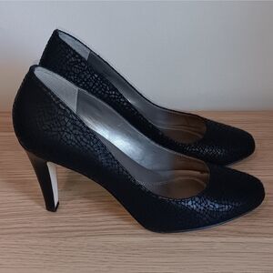 Tahari Ta-Naila Pumps Black 6.5